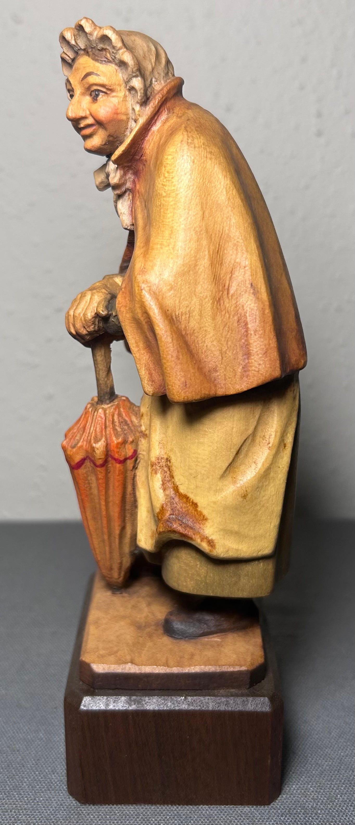 Vintage 1950’s Italian ANRI Old Woman Holding Umbrella Wood Carving Figurine