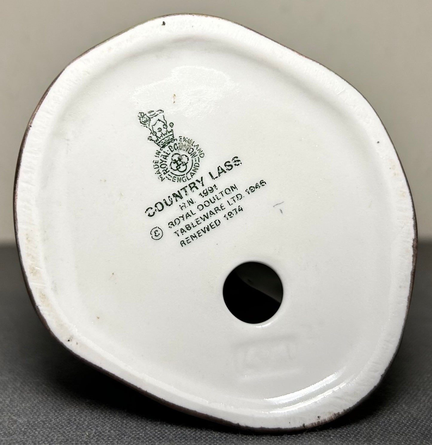 Vintage 1975-1981 English Royal Doulton Porcelain Country Lass Figurine (HN 1991) (Retired)