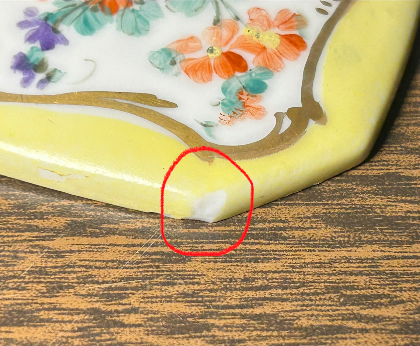 Early 20th Century French Limoges Porcelain Hand-Painted Gilded Floral Motifs Octagonal Lidded Trinket Box