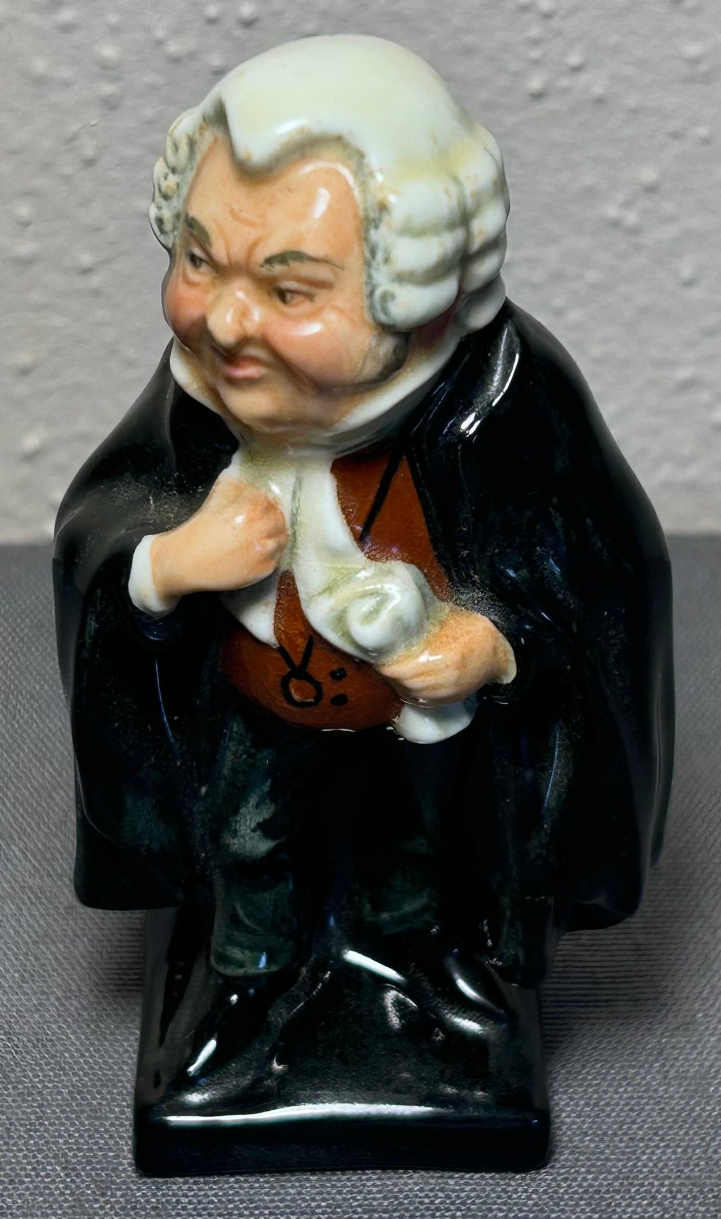 Late 19th Century English Royal Doulton Porcelain Serjeant Buzfuz Figurine