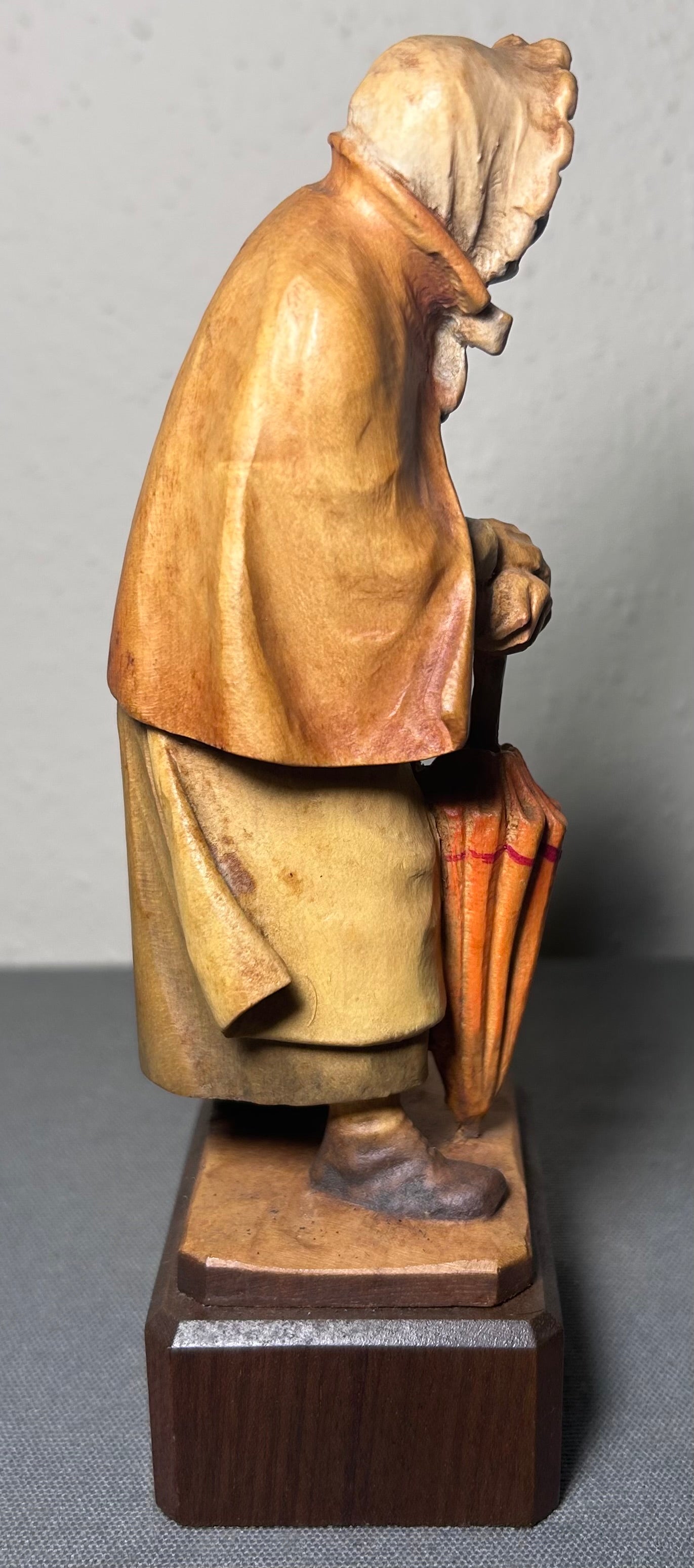 Vintage 1950’s Italian ANRI Old Woman Holding Umbrella Wood Carving Figurine