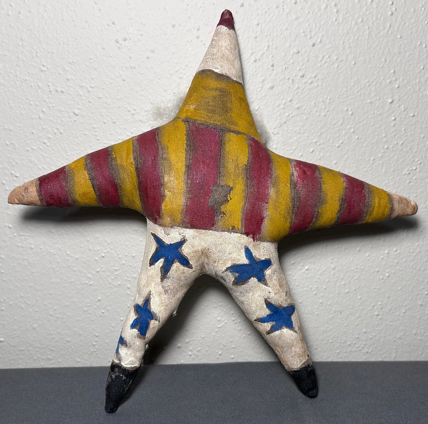 Vintage American Santa Claus Star Painted Oil Cloth Christmas Folk Art Piece (20th Century)
