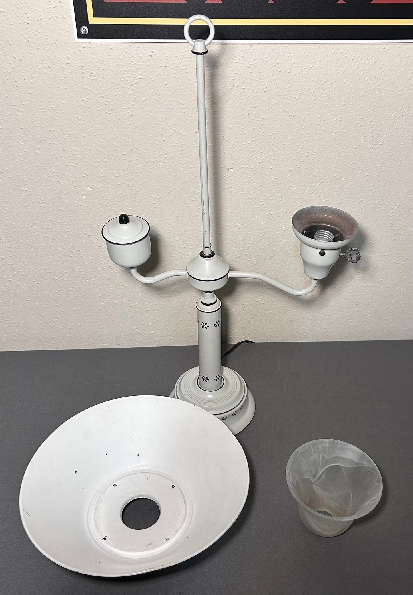Vintage Mid 20th Century American Country Style White/Black Toleware Metal Student Desk Lamp