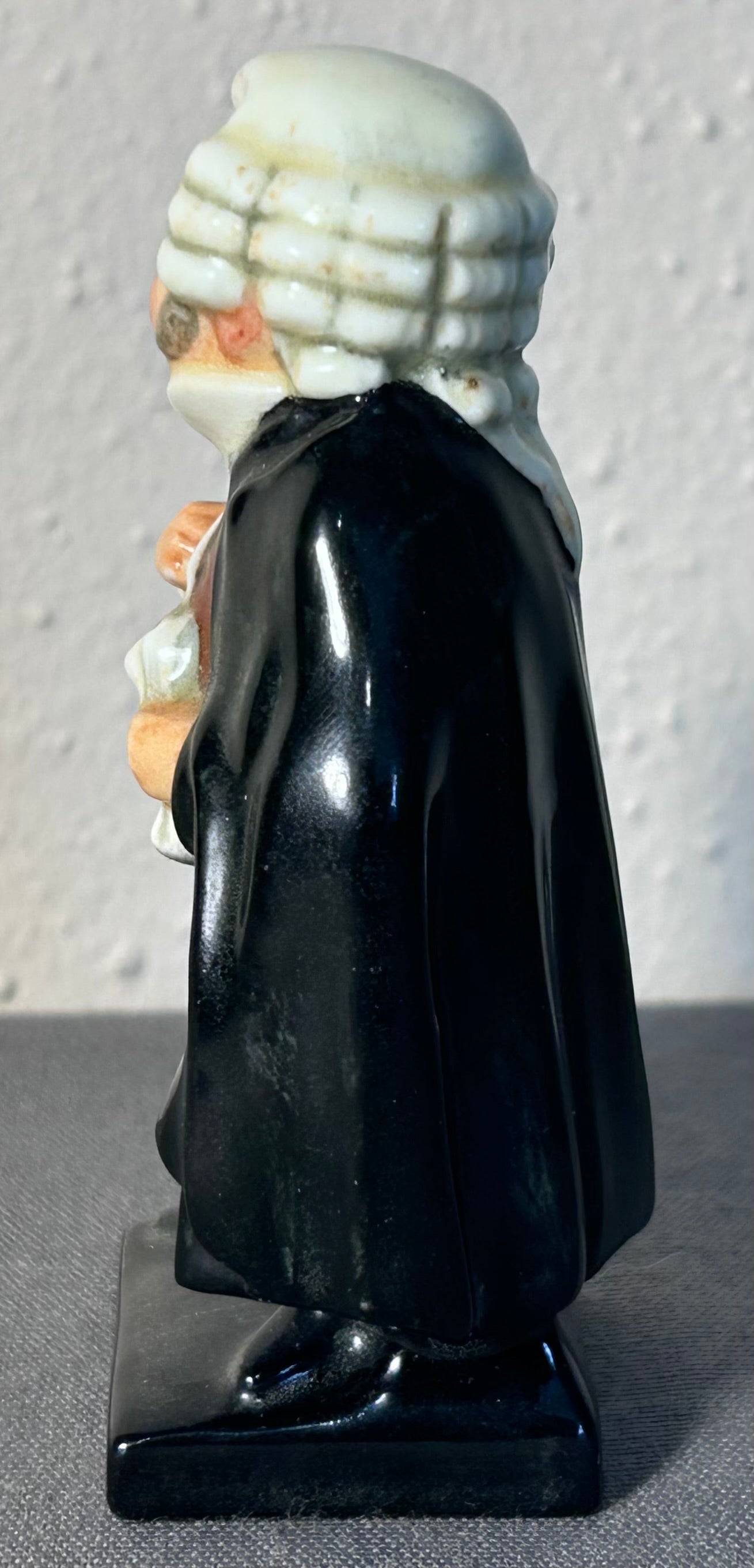 Late 19th Century English Royal Doulton Porcelain Serjeant Buzfuz Figurine