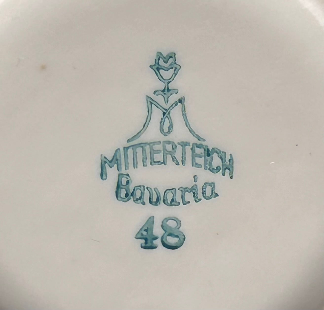 Pair of 1940’s German Mitterteich Bavaria Porcelain Gilded Violet Flower Motifs Personal Ashtrays