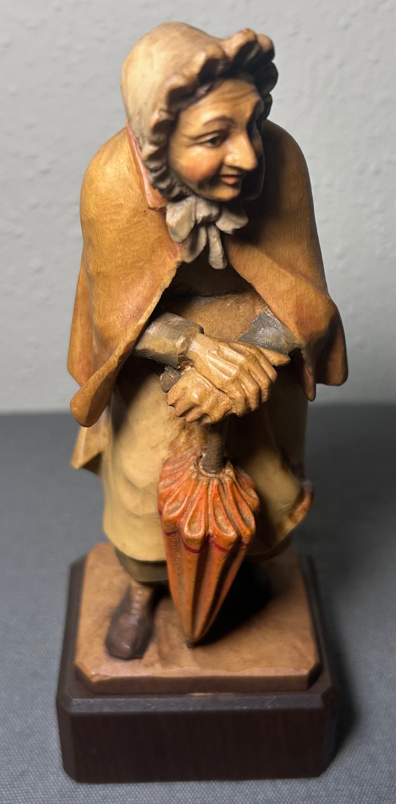 Vintage 1950’s Italian ANRI Old Woman Holding Umbrella Wood Carving Figurine