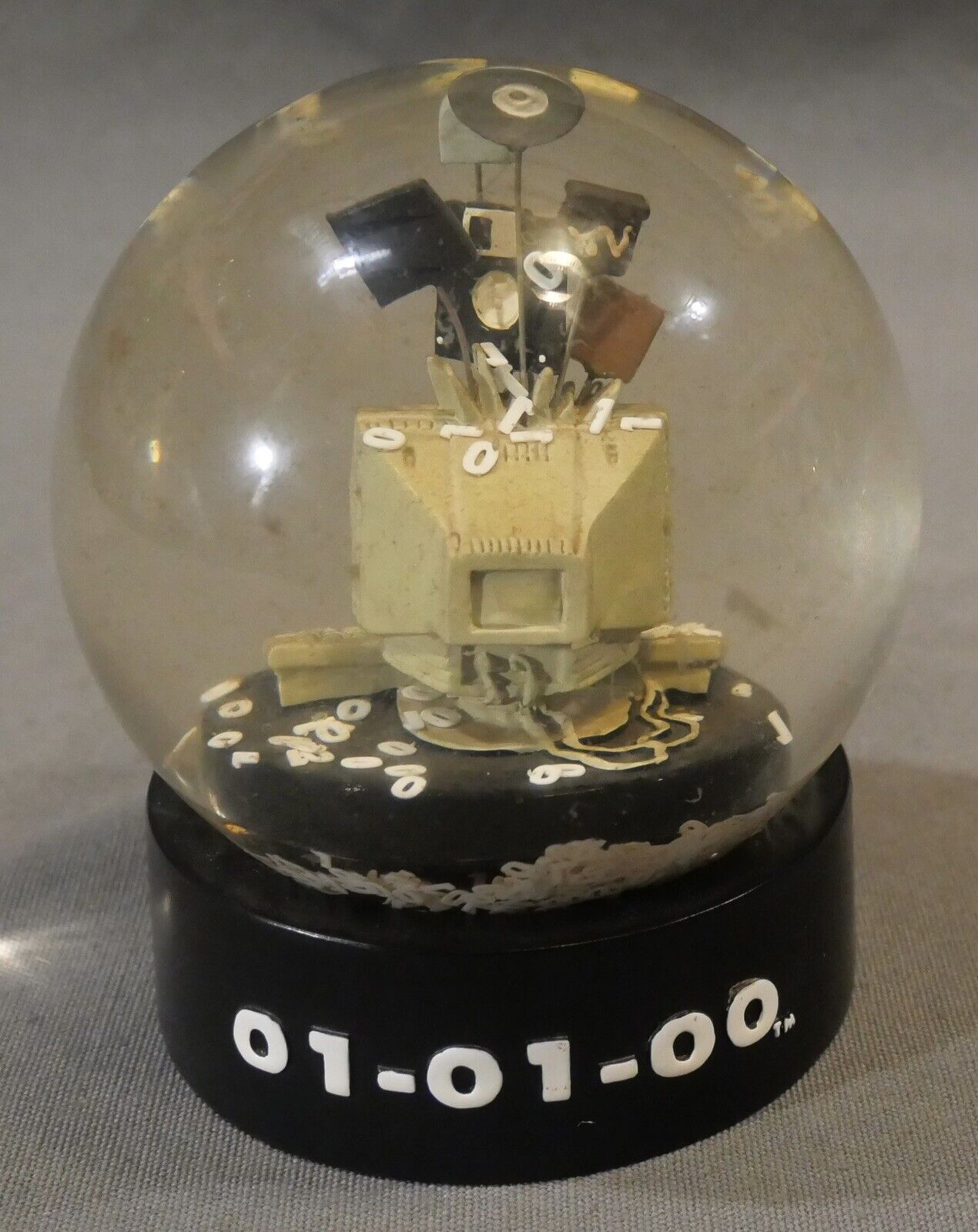 01-01-2000 It's coming... Y2K Computer Millennium New Year's Day Snowglobe