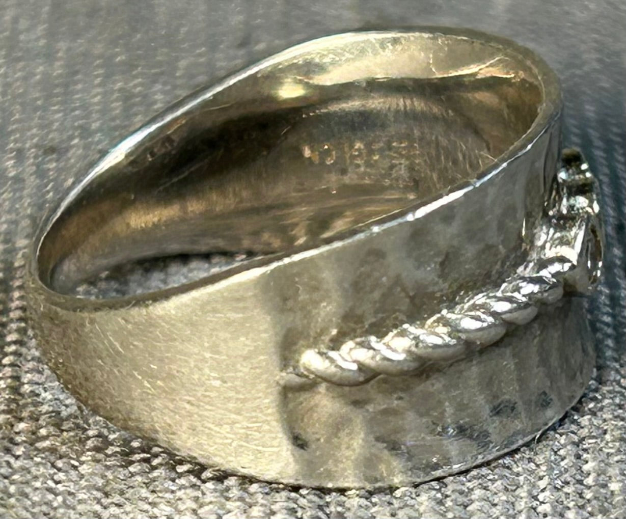 Yellowgold Inc. 925 Sterling Silver/Cubic Zirconia Hammered Band Ring (Size 7)