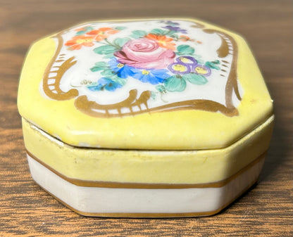 Early 20th Century French Limoges Porcelain Hand-Painted Gilded Floral Motifs Octagonal Lidded Trinket Box