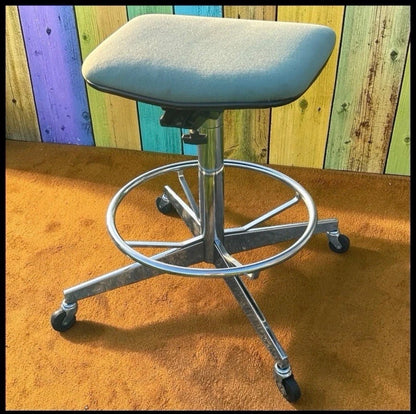 Vintage 1960’s/1970’s American Cramer Industries Upholstered Seat/Cast Aluminum Base Rolling Perch Stool