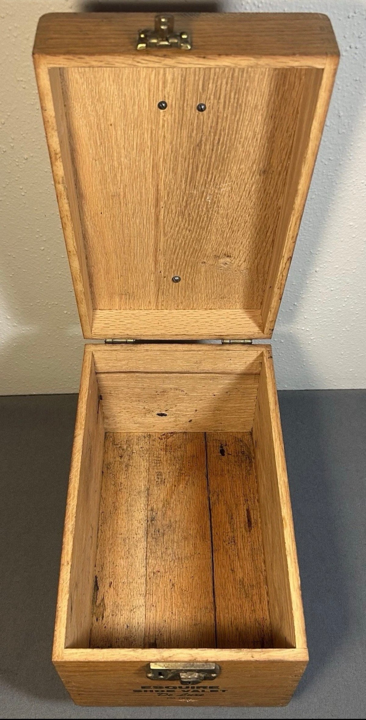 Vintage Mid 20th Century American Oak Wood Esquire Shoe Valet De Luxe