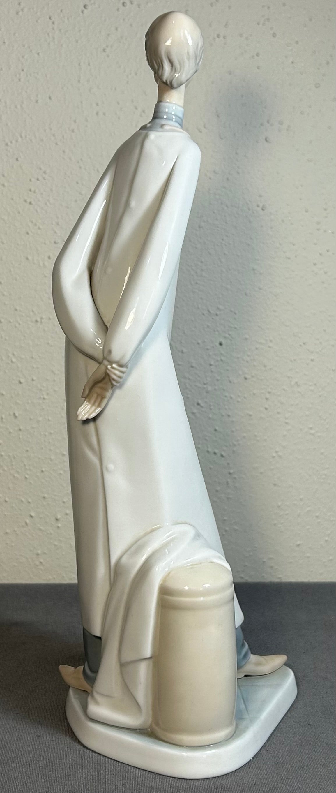 Vintage 1990’s Spanish Lladro Porcelain Doctor Figurine (#4602) (Retired)