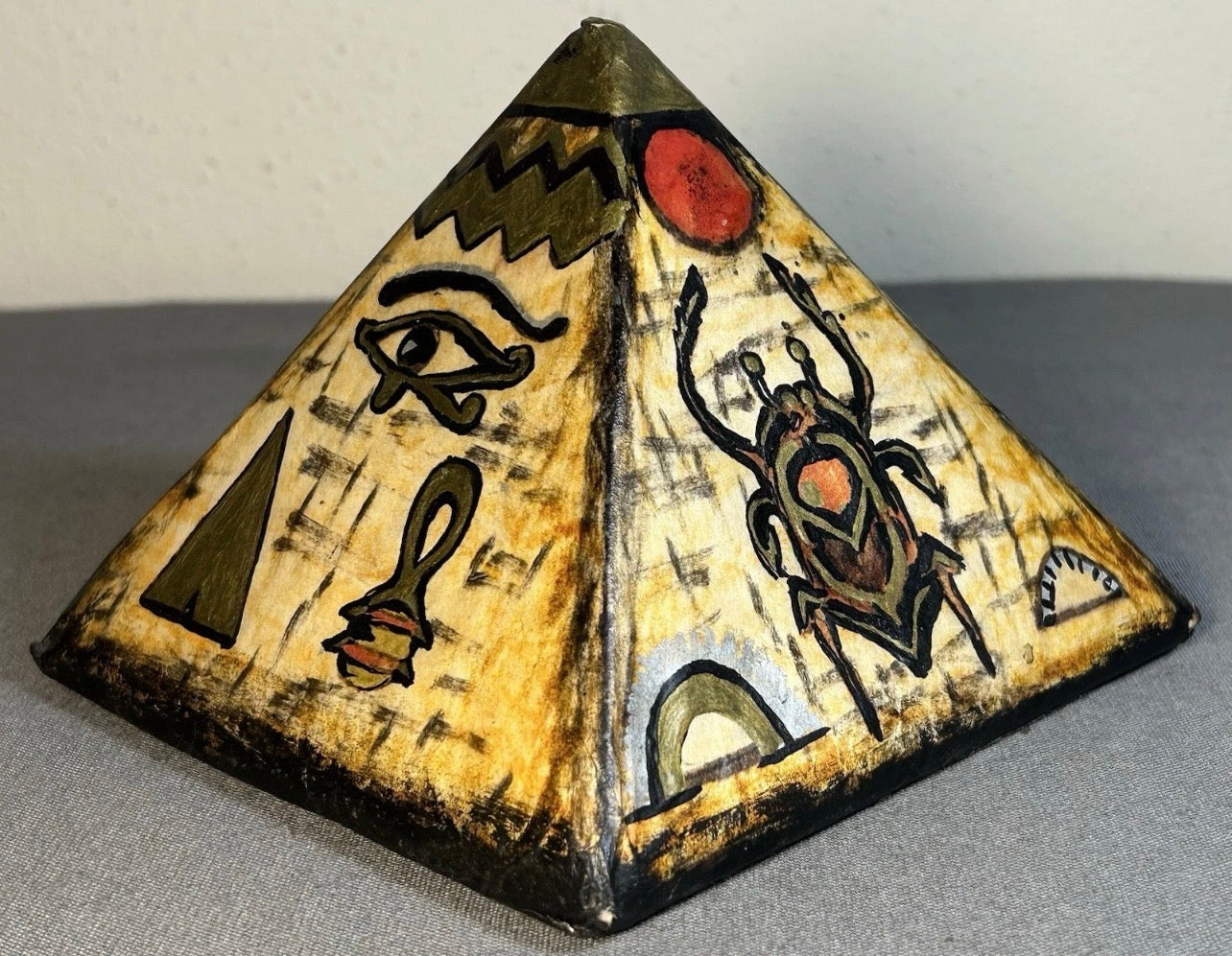 Vintage Egyptian Revival Style Painted Papyrus Pyramid Sculpture Signed A Hamilton Original (20th Century)