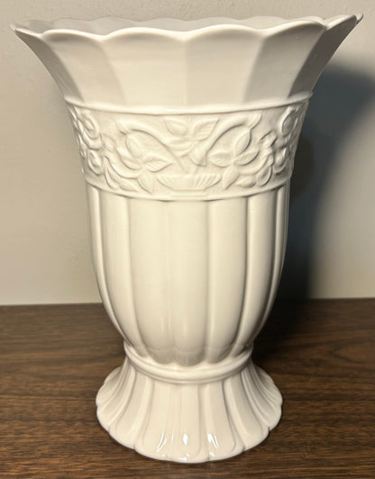 2001 Irish Belleek Porcelain Annual Piece Tree of Life Limited Edition Vase