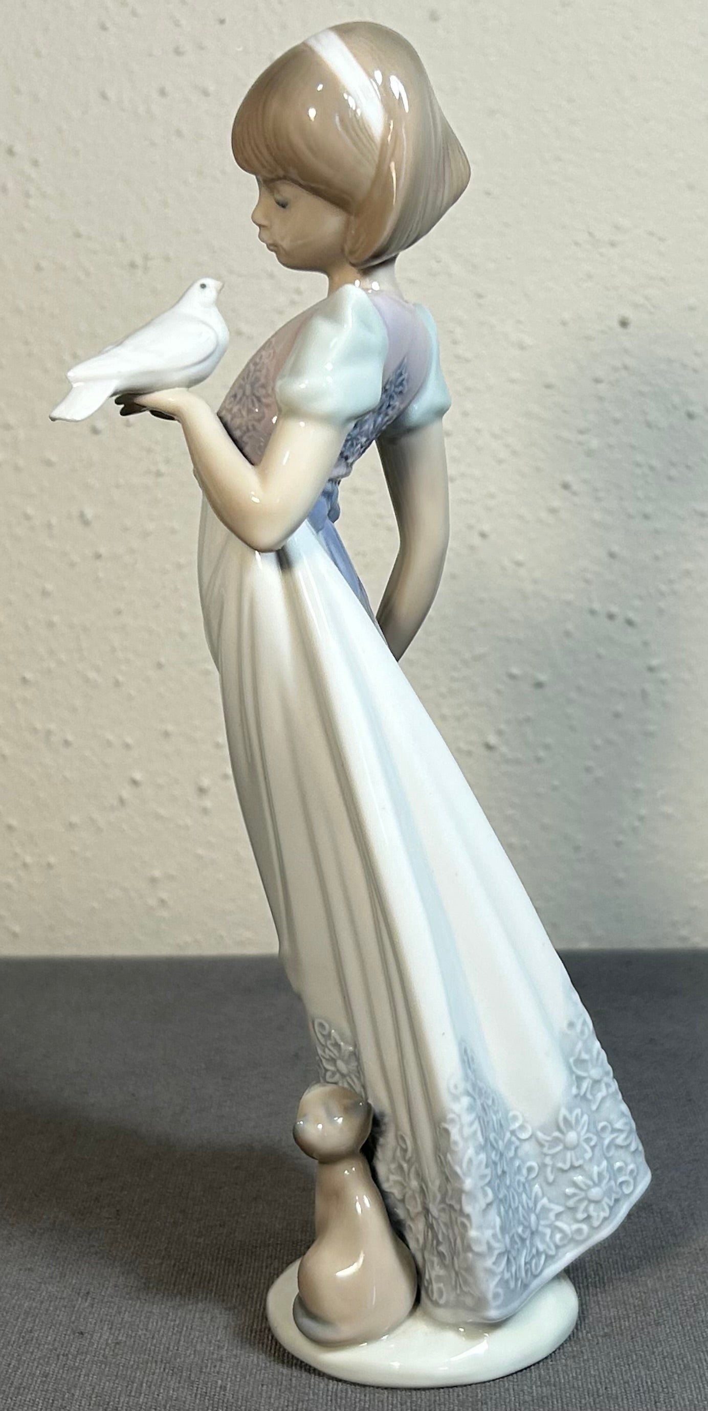 Vintage 1991 Spanish Lladro Porcelain Summer Stroll Figurine (#7611) (Retired)