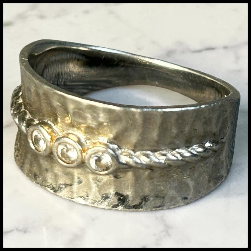 Yellowgold Inc. 925 Sterling Silver/Cubic Zirconia Hammered Band Ring (Size 7)