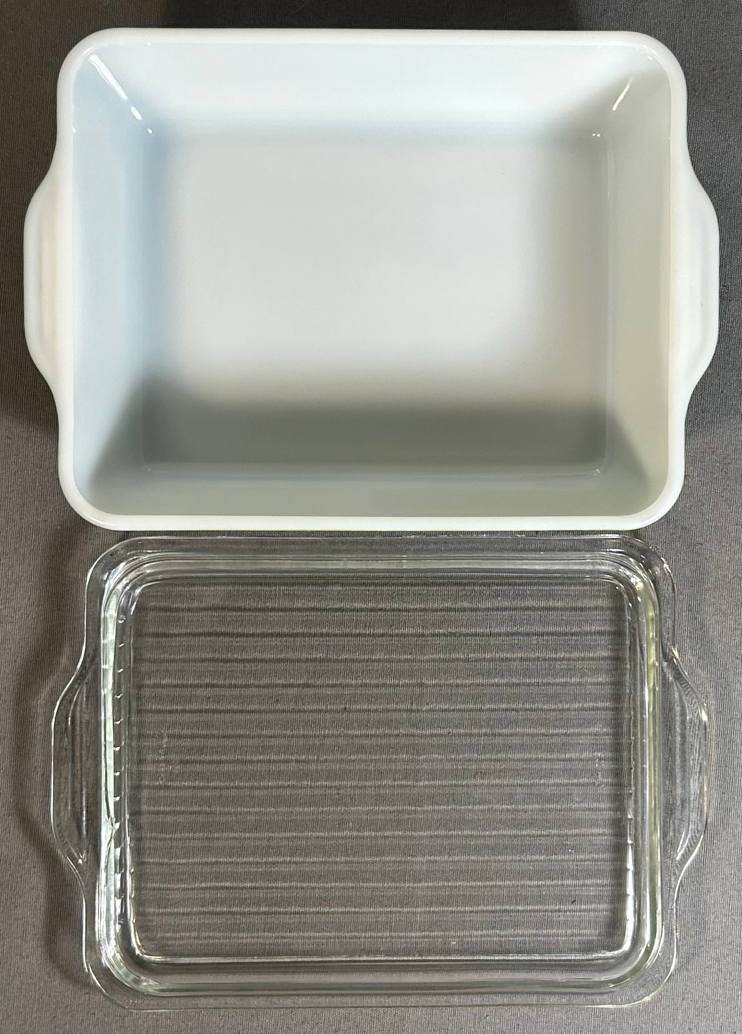 Vintage Circa 1970 American Pyrex 503 Verde Green 1 1/2 Quart Refrigerator Dish with Glass Ribbed Lid
