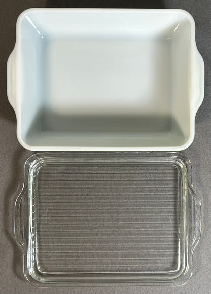 Vintage Circa 1970 American Pyrex 503 Verde Green 1 1/2 Quart Refrigerator Dish with Glass Ribbed Lid