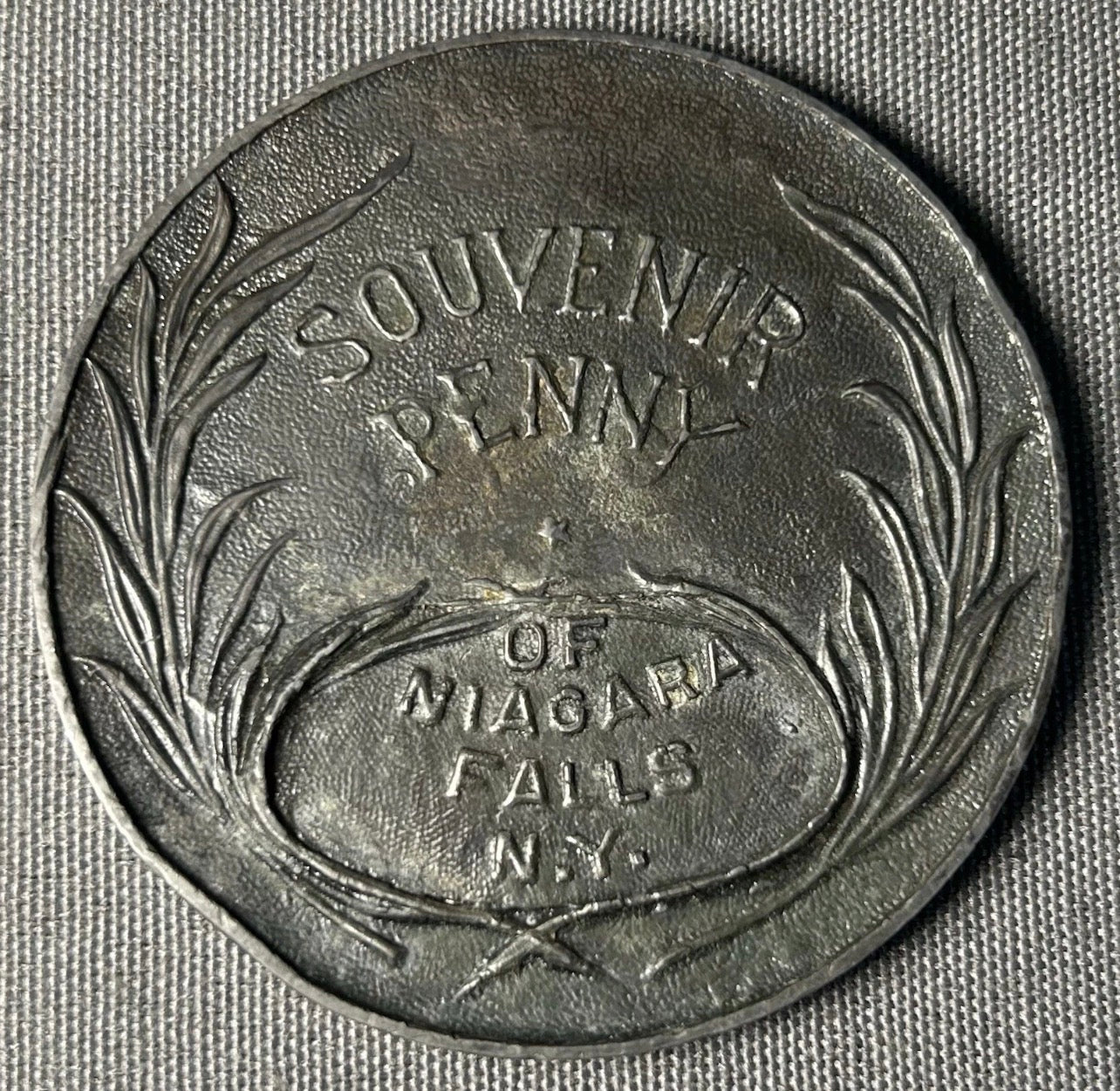 Circa 1920 American Niagara Falls, New York Lucky Indian Head Penny Bronze Paperweight Souvenir