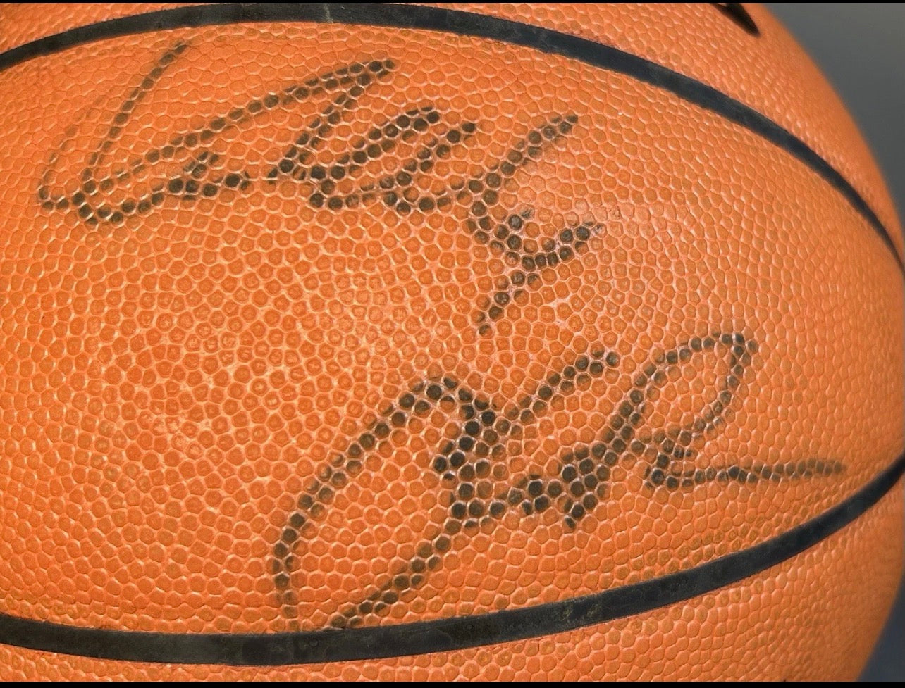 2008-2009 New Orleans Hornets Team Signed Spalding Official Game Basketball