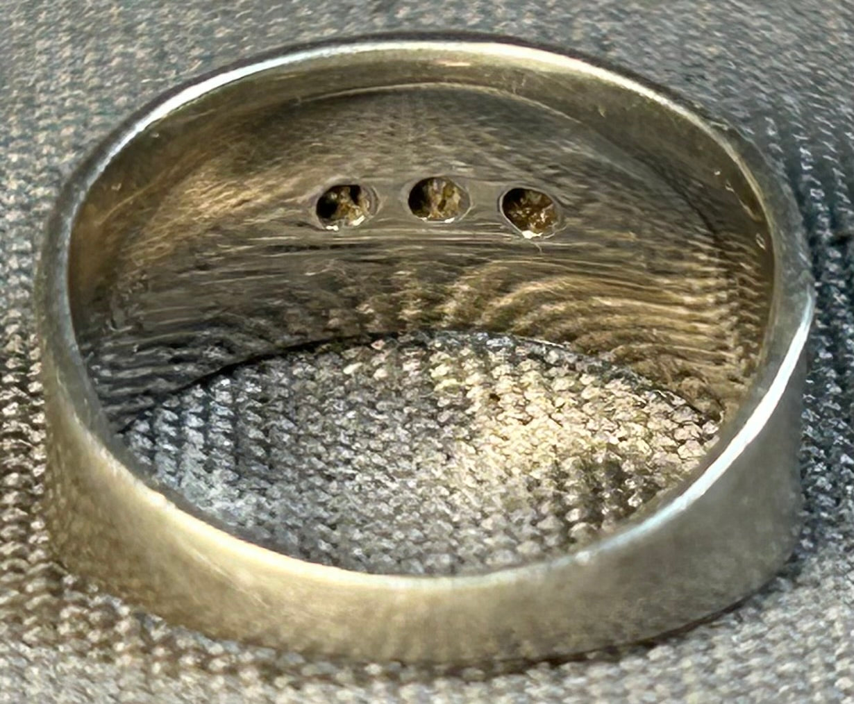 Yellowgold Inc. 925 Sterling Silver/Cubic Zirconia Hammered Band Ring (Size 7)