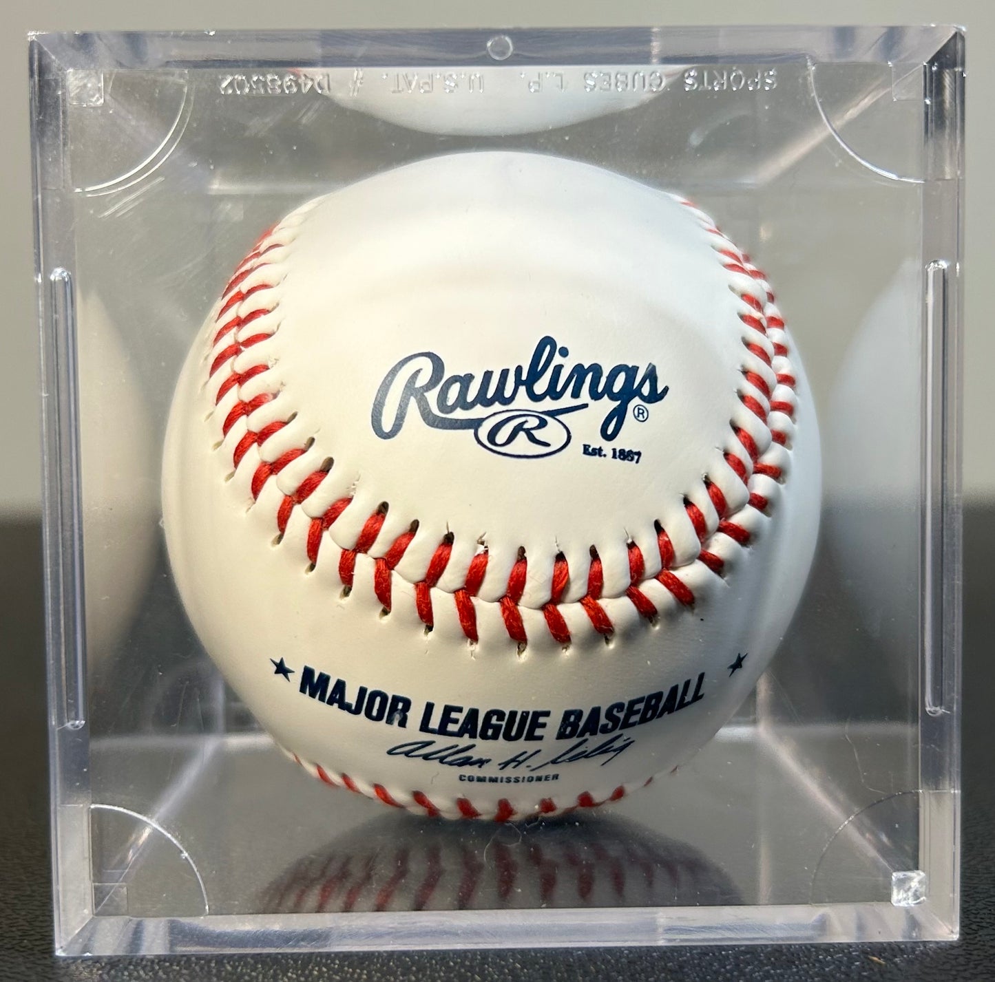2009 Los Angeles Dodgers Souvenir Rawlings Major League Baseball in Acrylic Display Case