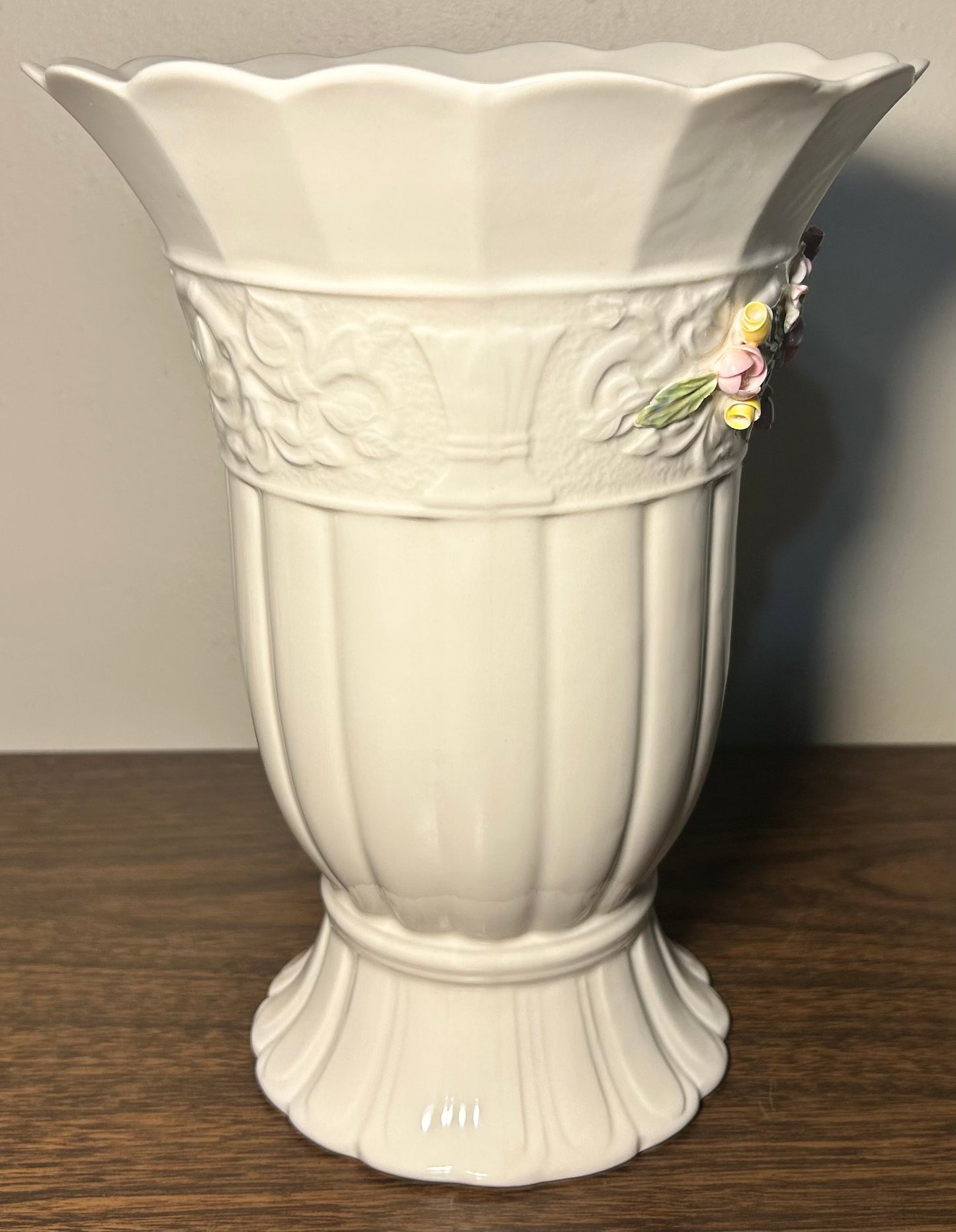 2001 Irish Belleek Porcelain Annual Piece Tree of Life Limited Edition Vase