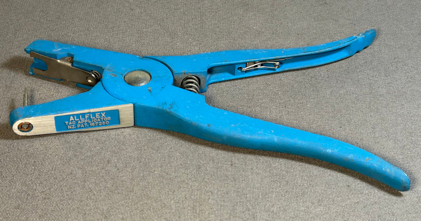 Vintage 1970’s Allflex Delta Plastics Livestock Ear Tag Applicator Tool Made in New Zealand