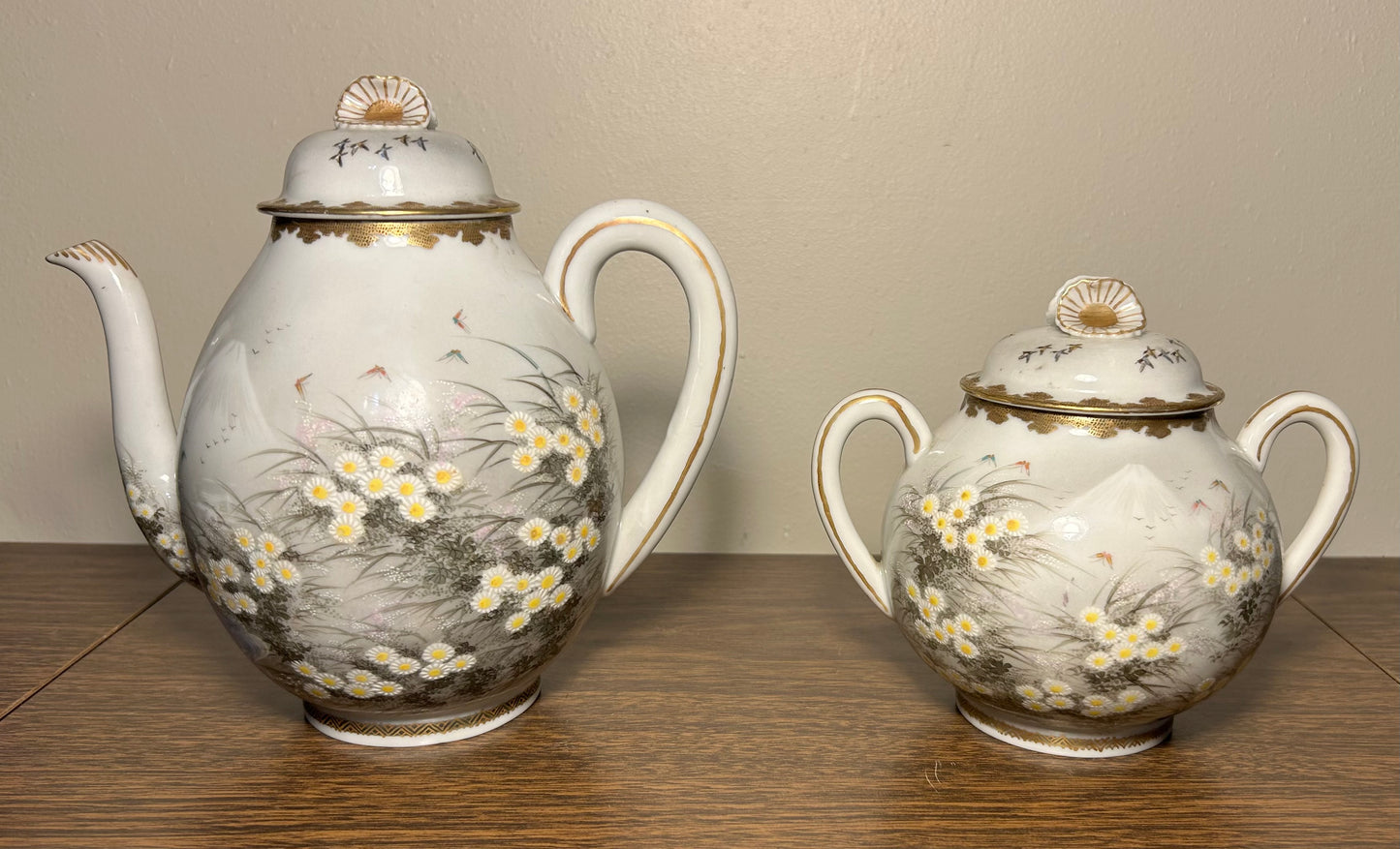 Early 20th Century Japanese Kutani Porcelain Hand-Painted Gilded Chrysanthemum Floral/Mountain Creek Landscape Motifs Teapot and Lidded Sugar Bowl Set (Meiji Period)