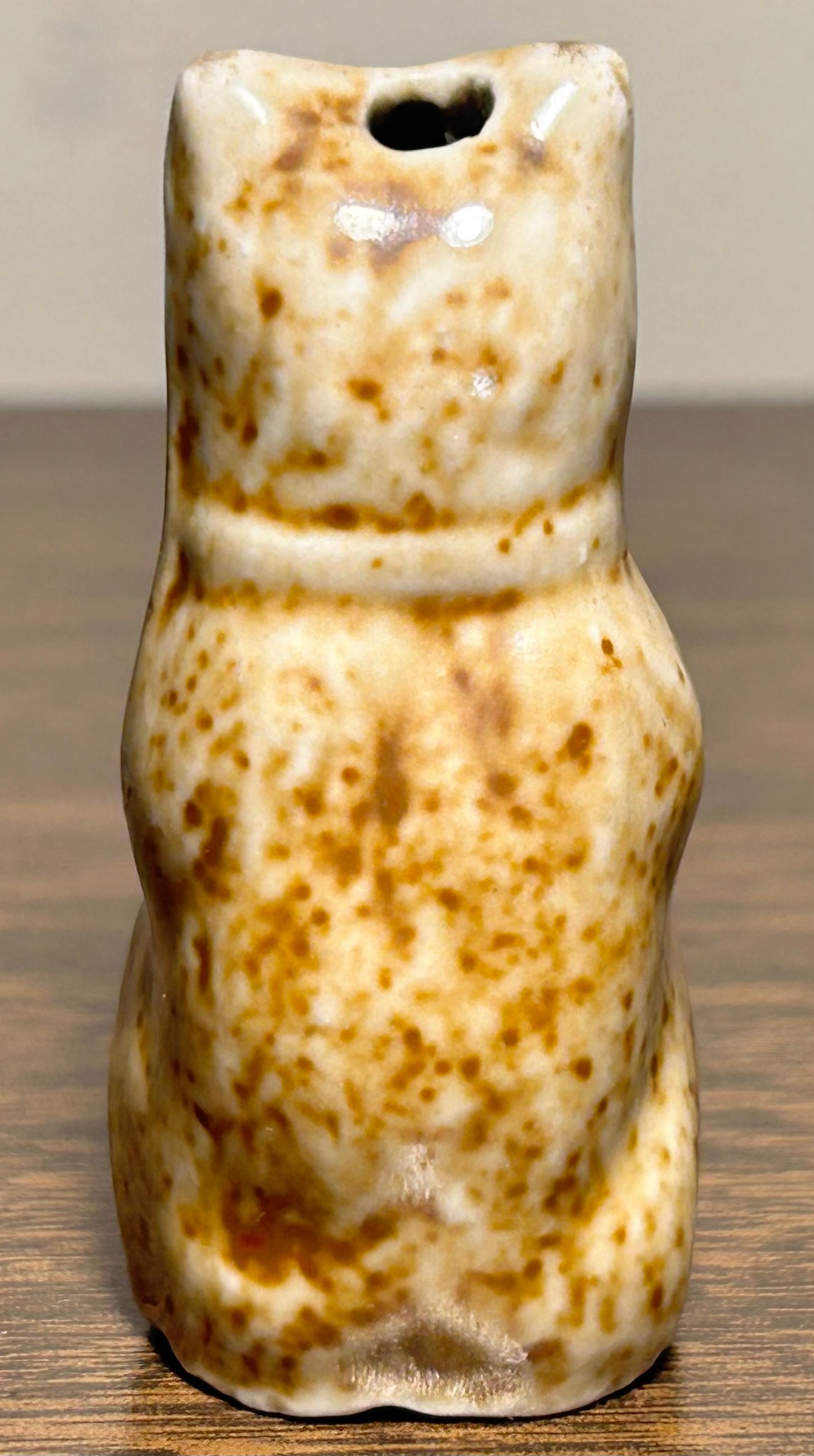 Late 19th Century English Victorian Staffordshire Pottery Mottled Brown Glazed Cream Stoneware Figural Cat Pie Vent