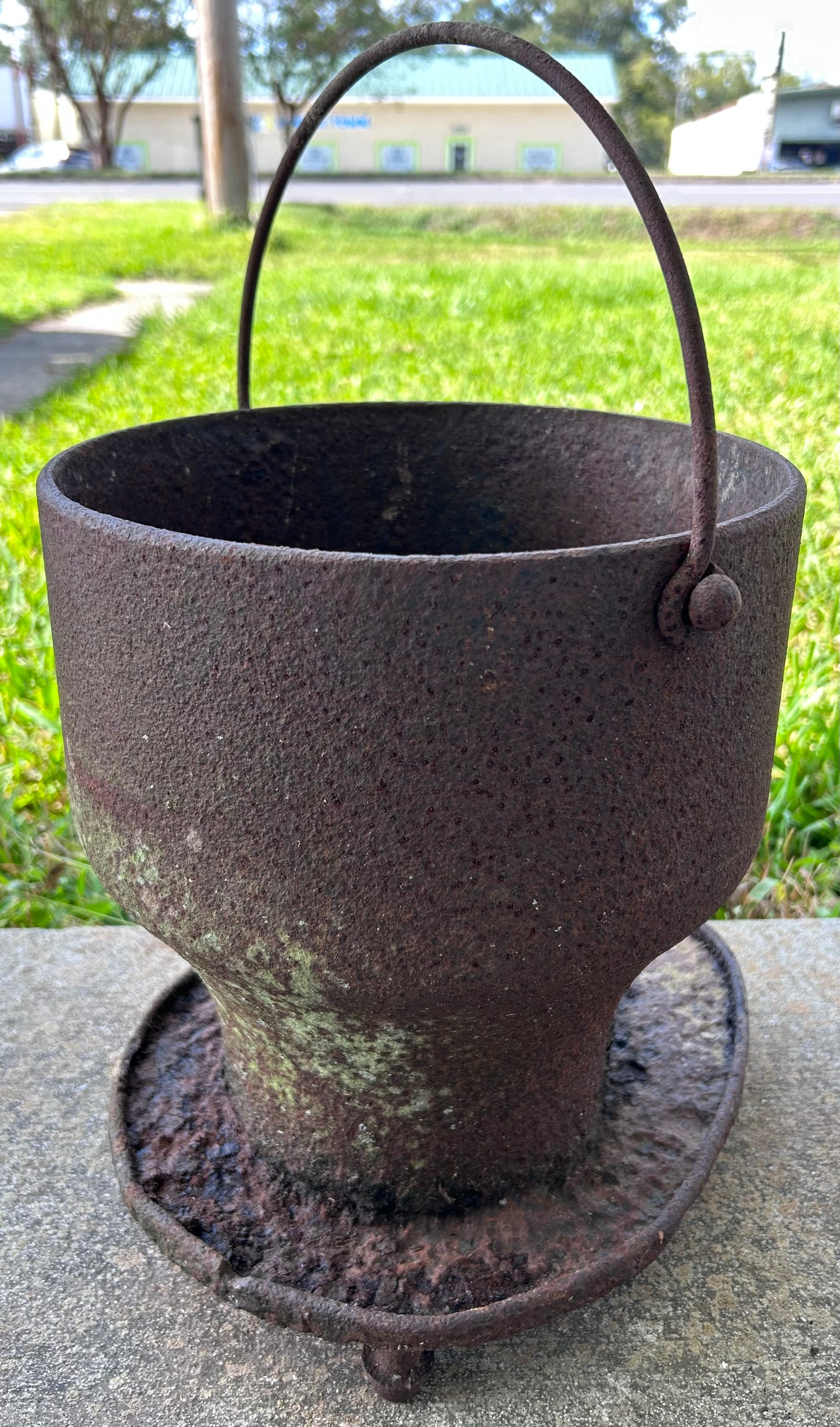 Mid to Late 19th Century American Primitive Cast Iron Brazier with Tripod Stand and Bail Handle