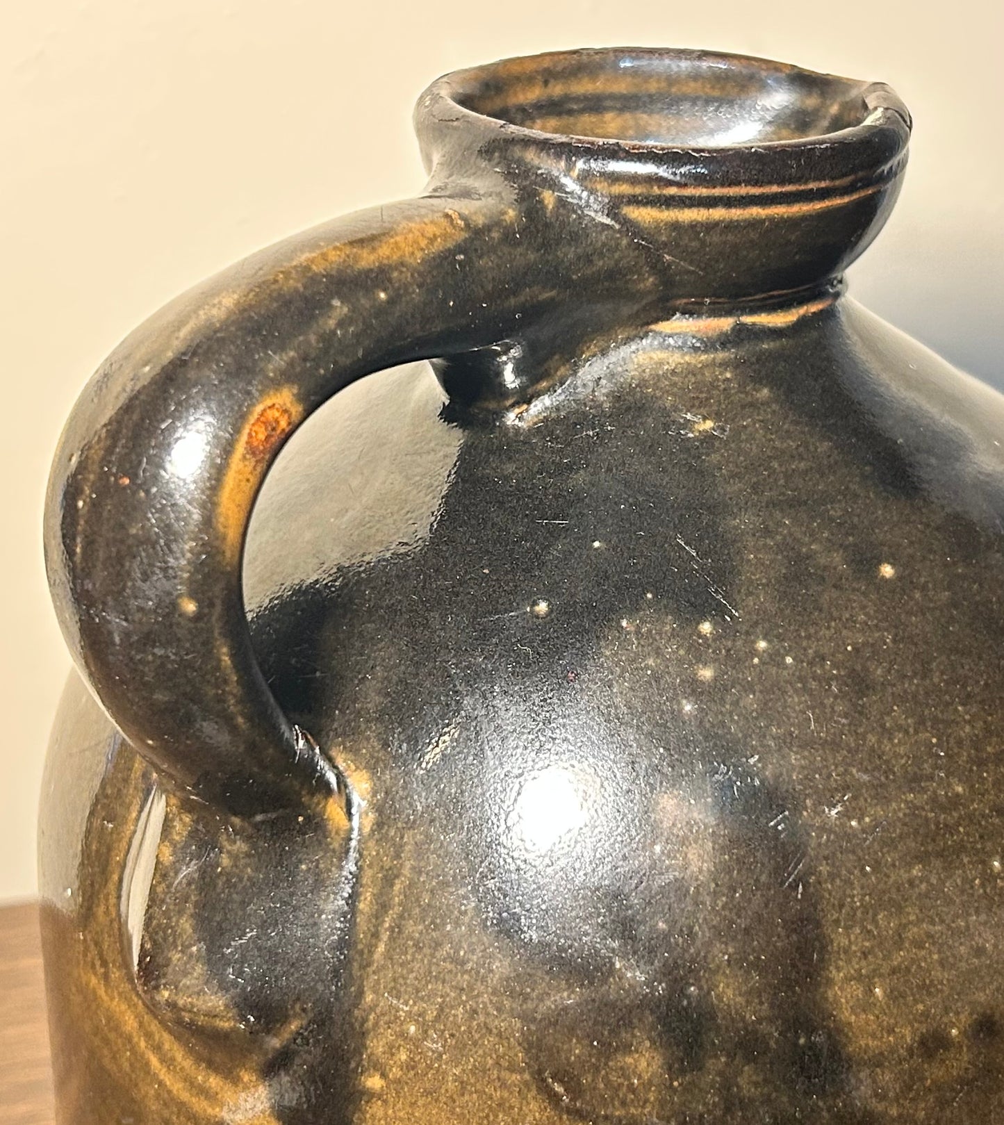 Circa 1883 American Primitive E. Norton & Co. Bennington Vermont Albany Slip Glazed Brown Stoneware Beehive-Form 1 Gallon Jug