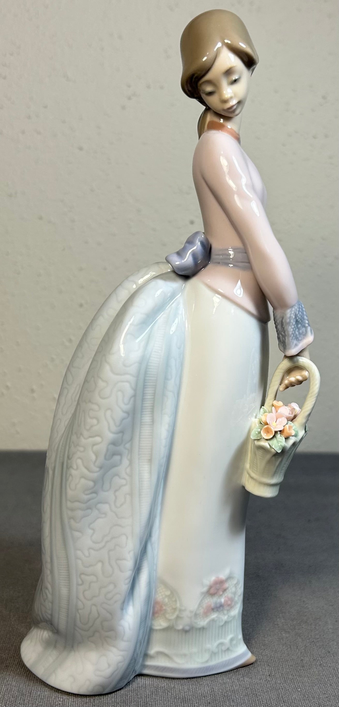 Vintage 1994 Spanish Lladro “Basket of Love” Figurine (#7622) (Retired)
