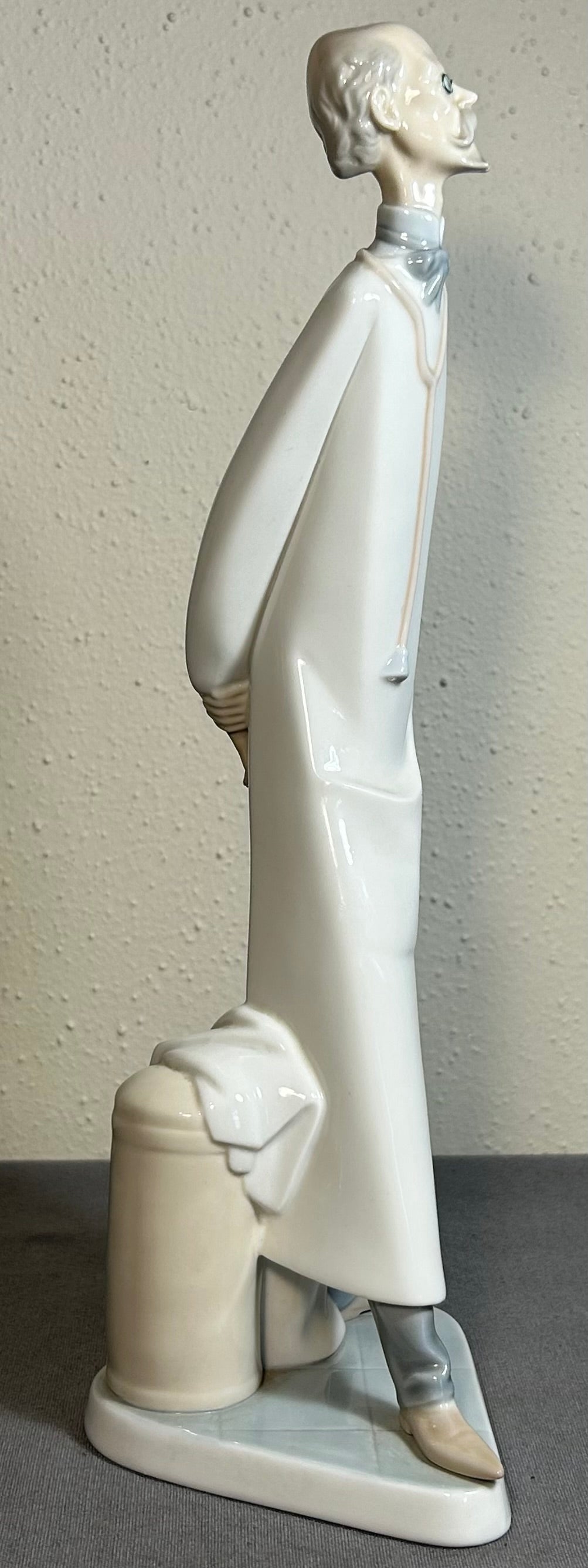 Vintage 1990’s Spanish Lladro Porcelain Doctor Figurine (#4602) (Retired)