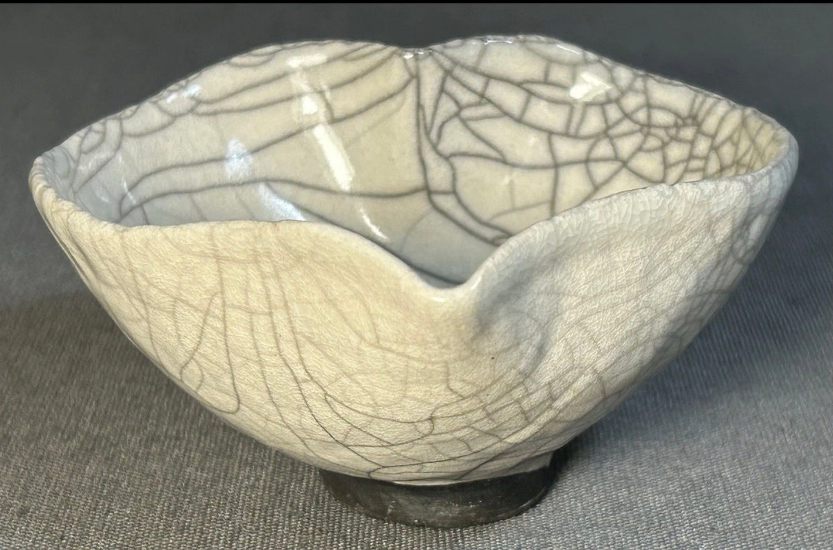 French Contemporary Style Laetitia Pineda Raku Art Pottery Crackle Glazed Clay Small Footed Heart Bowl (21st Century)