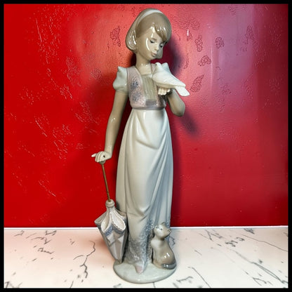 Vintage 1991 Spanish Lladro Porcelain Summer Stroll Figurine (#7611) (Retired)