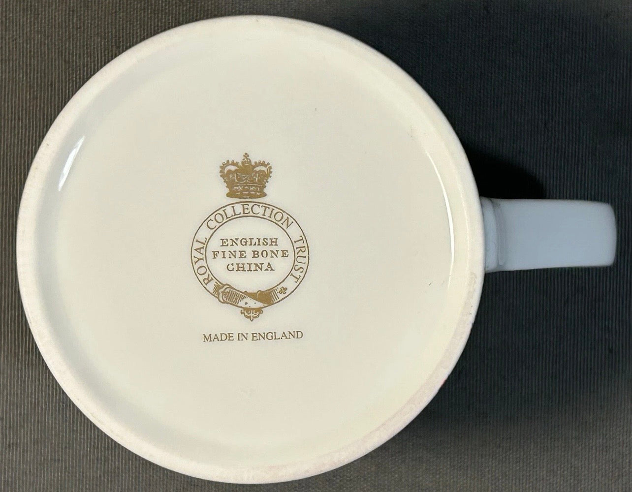 2015 English Royal Collection Trust Porcelain Queen Elizabeth II Longest Reigning Monarch Commemorative Mug
