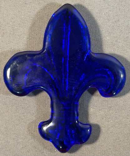 Vintage Mitchell Gaudet Studio Art Glass Cobalt Fleur de Lis Paperweight (20th Century) (New Orleans, Louisiana)