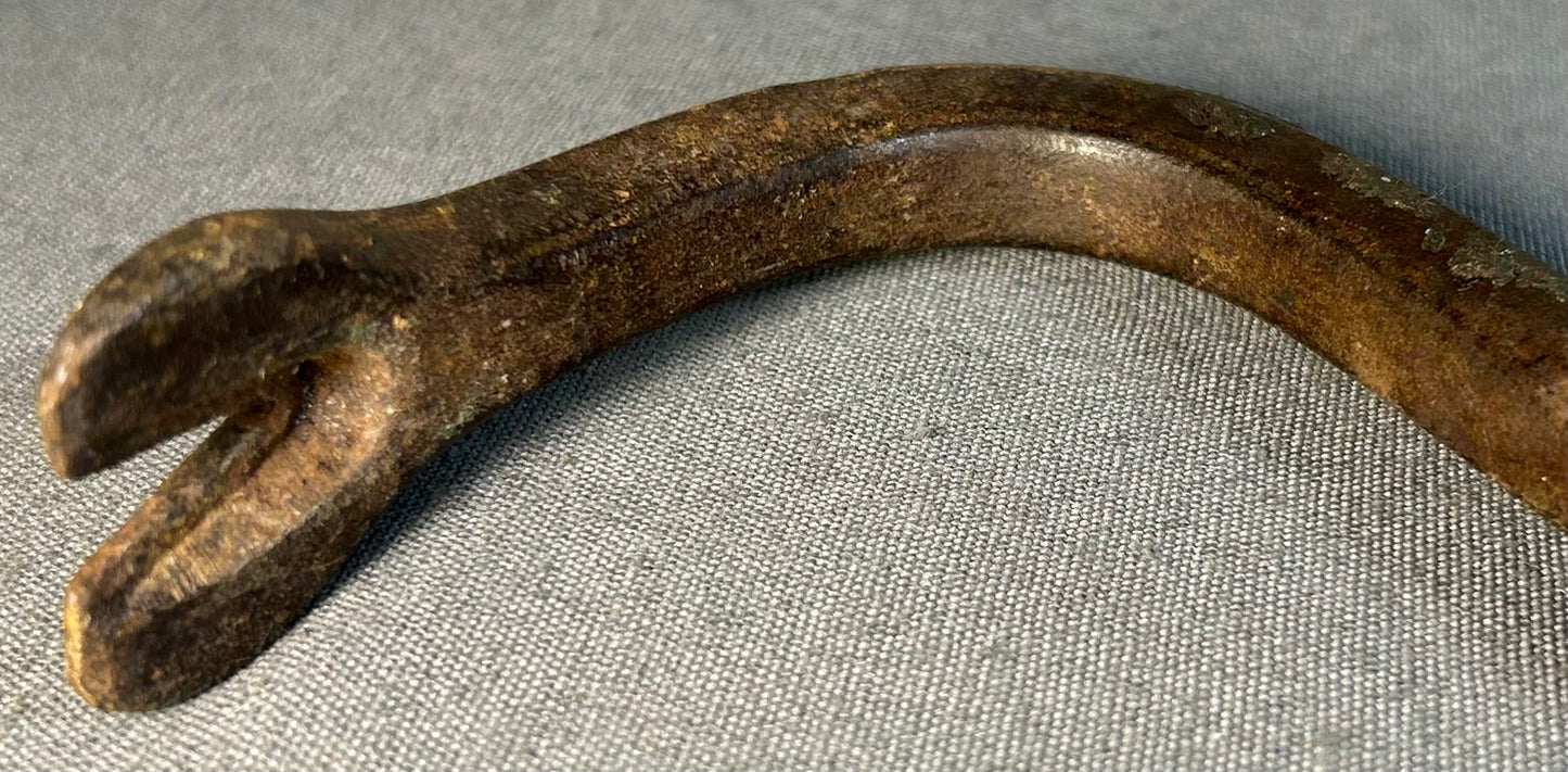 Circa 1900 American Primitive Hand-Forged Wrought Iron Gooseneck Wrecking Pry Bar