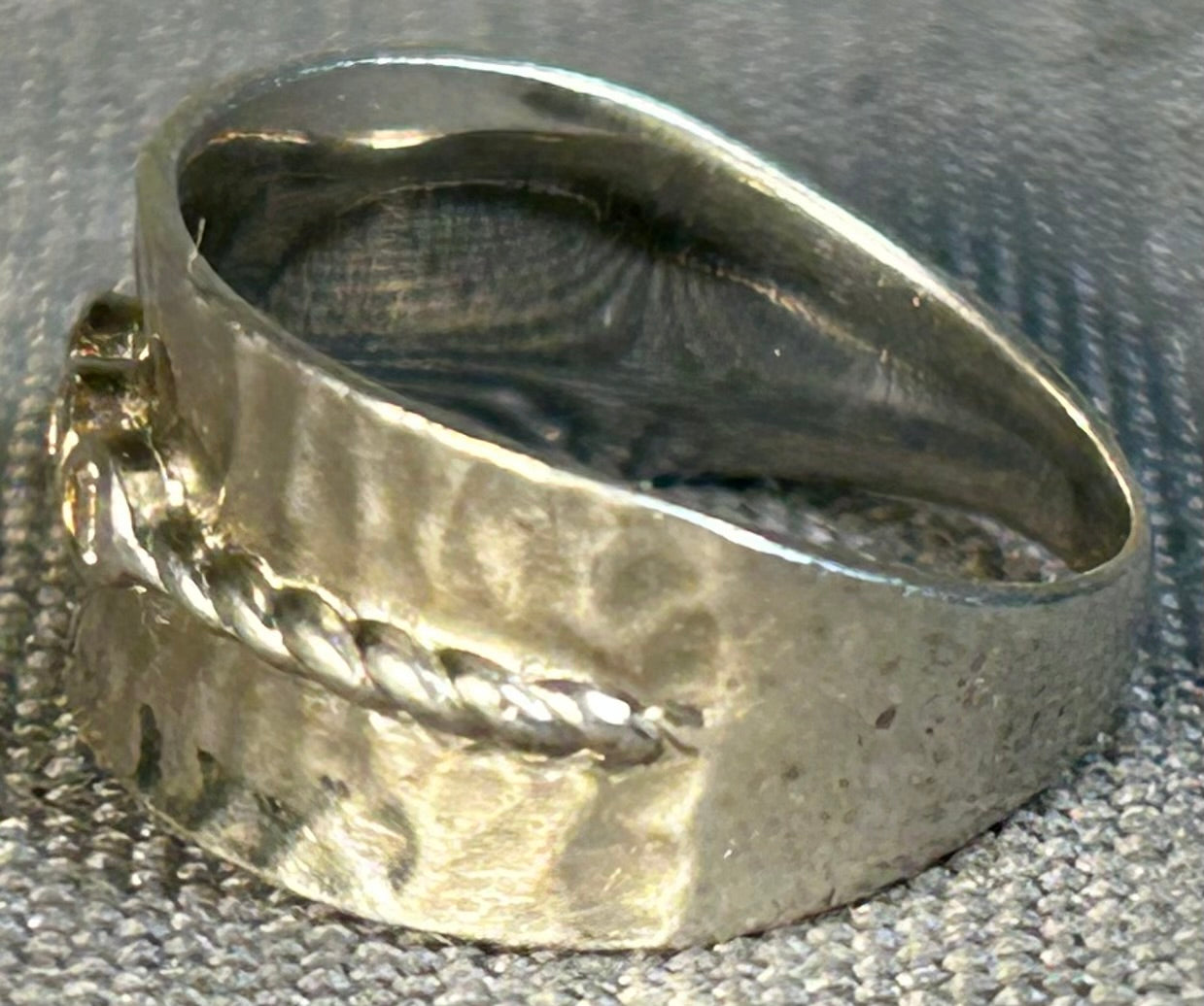 Yellowgold Inc. 925 Sterling Silver/Cubic Zirconia Hammered Band Ring (Size 7)