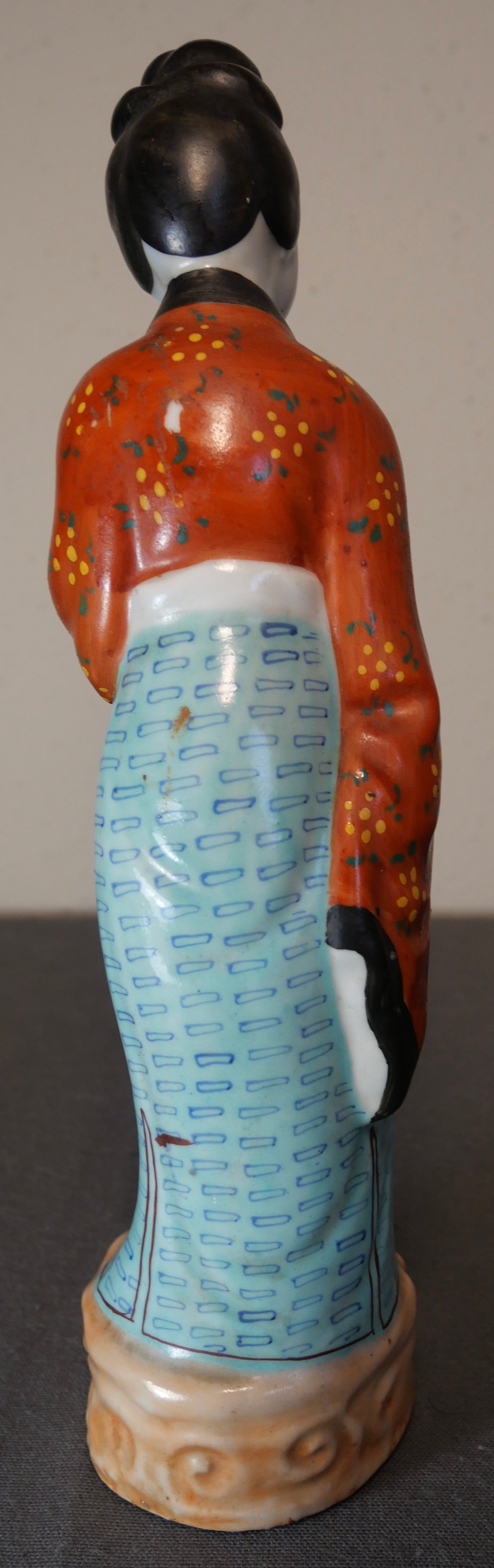 Circa 1920 Chinese Export Porcelain Imperial Court Lady Figurine (Republic Period)