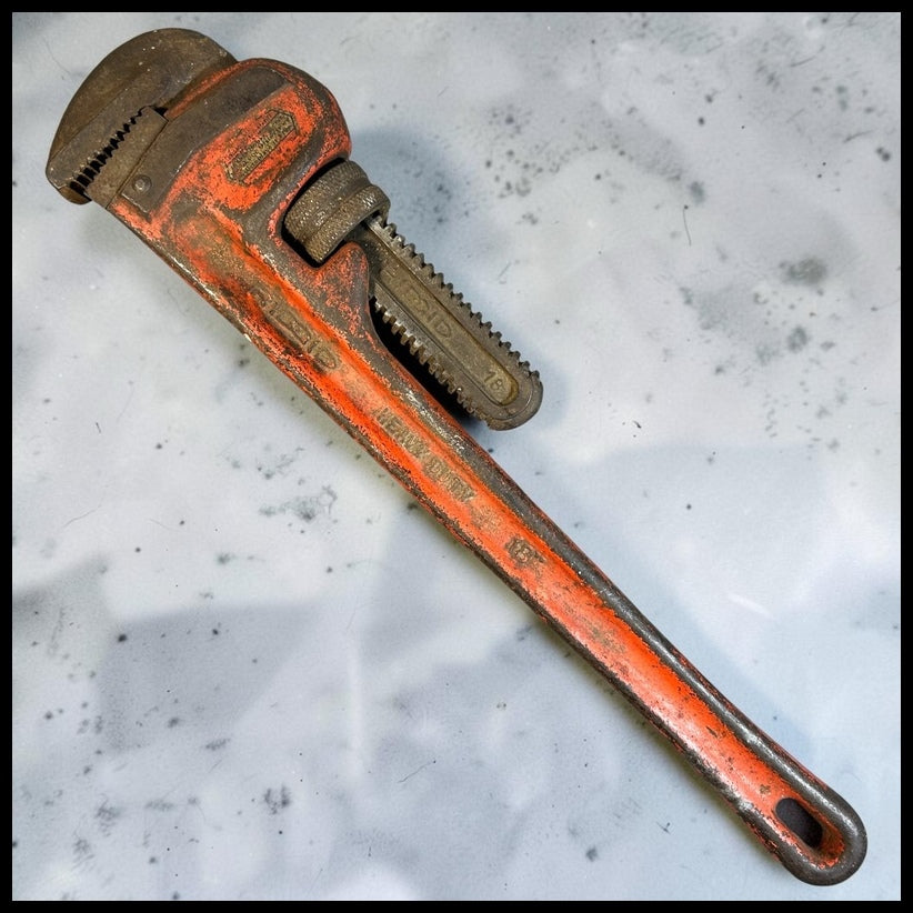 Vintage 1960’s American RIDGID No. 18 Cast Iron Straight Pipe Wrench Tool