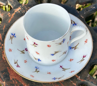 Late 19th Century Continental Victorian Porcelain Hand-Painted Gilded Floral Sprig Motifs Demitasse Cup and Saucer Set