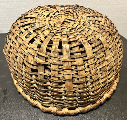 Late 19th Century American Primitive White Oak Splint Wooden Round Basket (Shenandoah Valley Area)