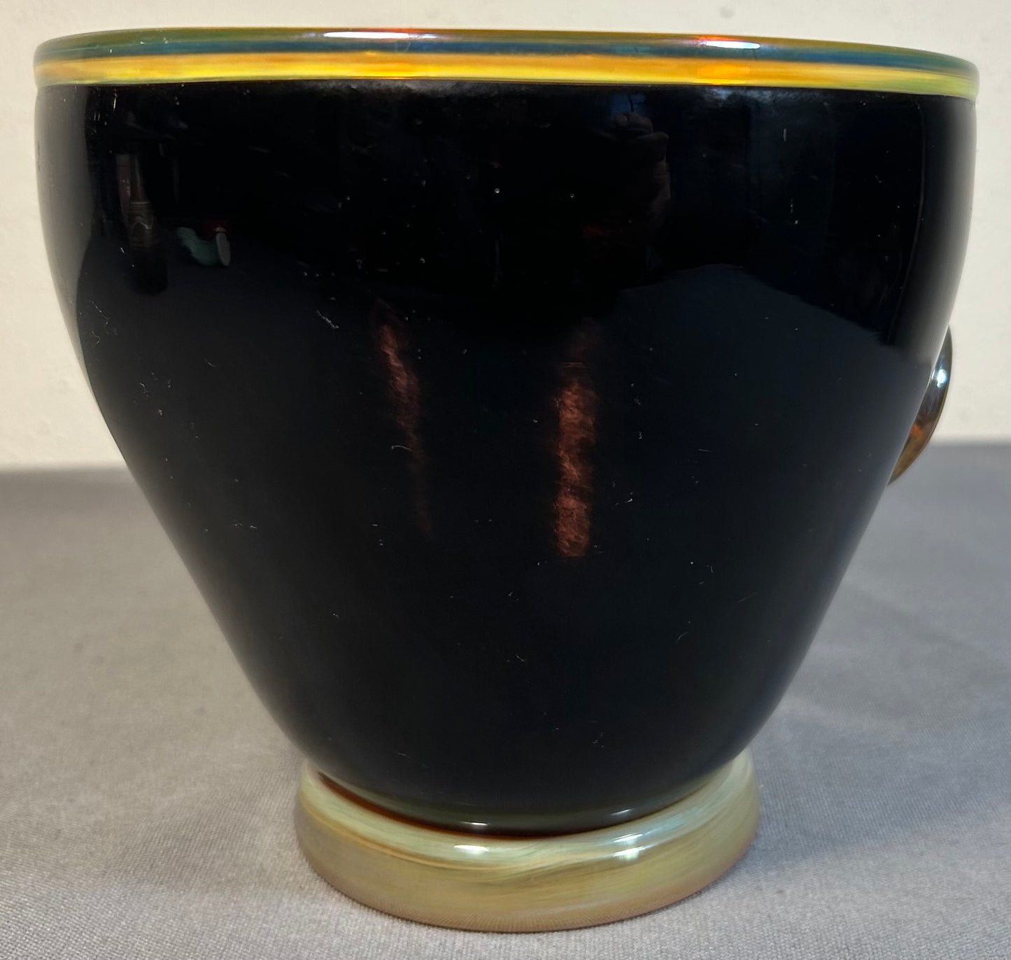 2010 Vella Vetro Studio Art Glass Contemporary Style Bowl with Fleur de Lis Medallion (New Orleans)