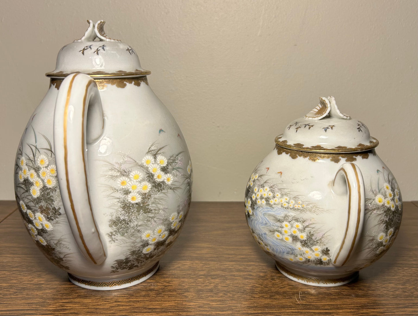Early 20th Century Japanese Kutani Porcelain Hand-Painted Gilded Chrysanthemum Floral/Mountain Creek Landscape Motifs Teapot and Lidded Sugar Bowl Set (Meiji Period)