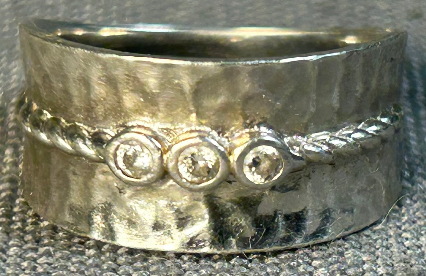 Yellowgold Inc. 925 Sterling Silver/Cubic Zirconia Hammered Band Ring (Size 7)
