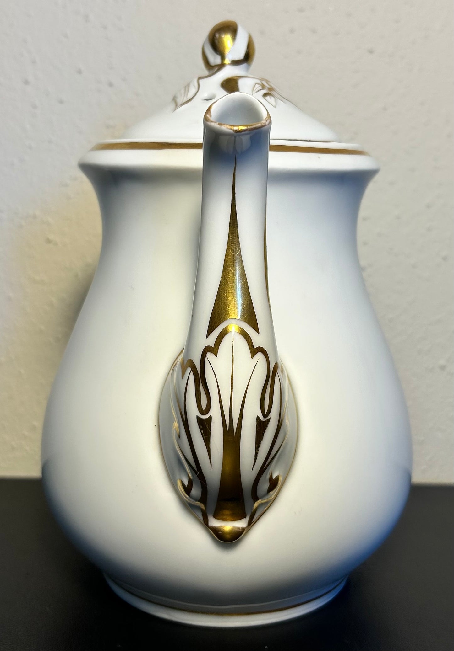 Late 19th Century French Haviland Limoges Rococo Revival Old Paris Porcelain Gilded Hand-Painted Flower Bud Finial Lid/Acanthus Leaf Motif Spout Coffee Pot