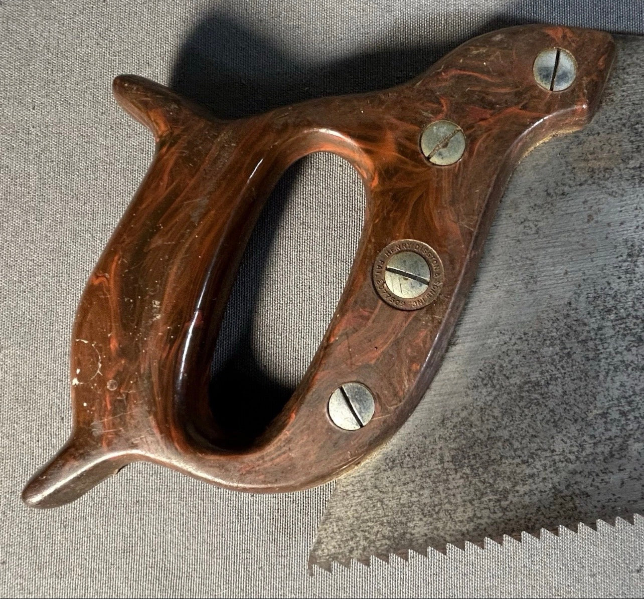 Vintage 1946-1954 American Henry Disston & Sons 26-Inch Steel Metal Blade/Disstonite Thermoplastic Marbleized Brown Body/Orange Shield Handle D-95 Masterpiece Model Handsaw