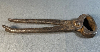 Late 19th Century American Primitive Hand-Forged Wrought Iron Farrier Hoof Nippers Blacksmithing Tool